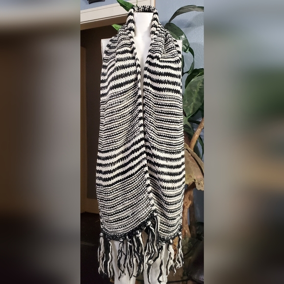 3pcs Scarf Bundle/ Vintage Fussy Tube, Pink Loop, Black and White Fringe Knit - Picture 12 of 13